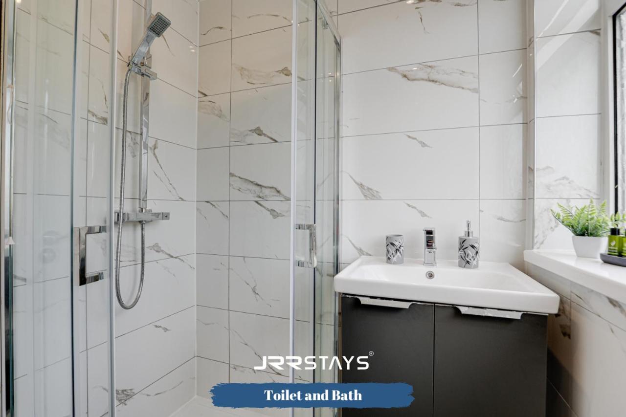 Wolverhampton - Amazing 3 Bedroom, Sleeps 6, Wi-Fi - Jrr Stays Exterior foto